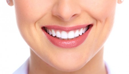 Bọc răng sứ thẩm mỹ có cần lấy tủy răng không? 