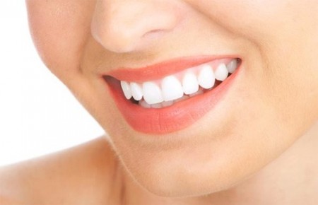 Giữ nét đẹp cho hàm răng bằng cách bọc răng sứ