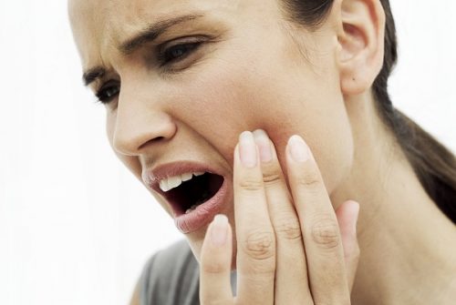 Có nên nhổ bỏ răng nanh ngầm không? 2