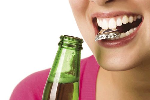 Răng bọc sứ bị lung lay phải làm sao? 3