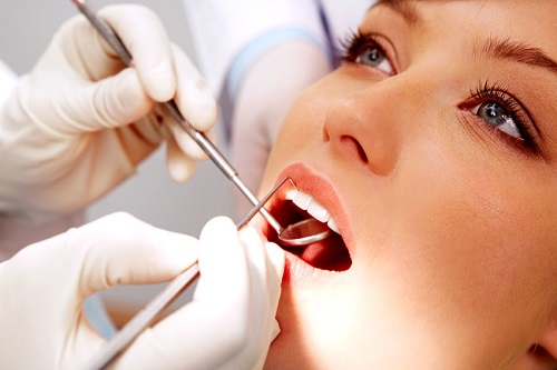 Cắt lợi trùm răng khôn có đau không vậy?2