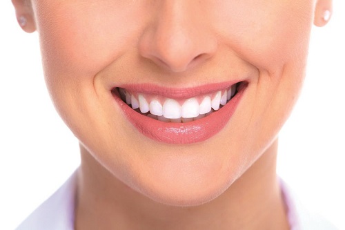Có nên làm răng sứ thẩm mỹ không? Ưu điểm răng sứ thẩm mỹ-1