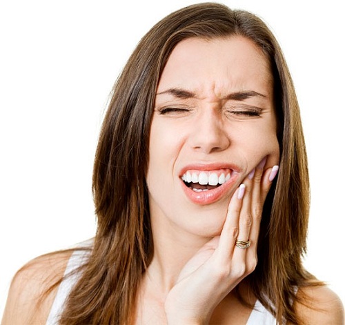 Nhổ răng khểnh có đau không? Thông tin cần biết 2
