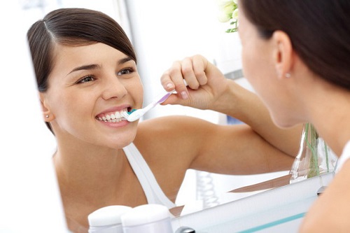 Răng sứ có bị sâu không? Cần làm gì để bảo vệ răng sứ? 4